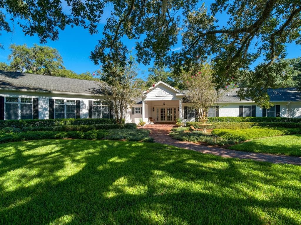 3266 ENTERPRISE ROAD E SAFETY HARBOR, FL 34695