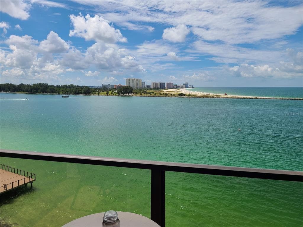 450 S GULFVIEW BOULEVARD UNIT 808 CLEARWATER, FL 33767