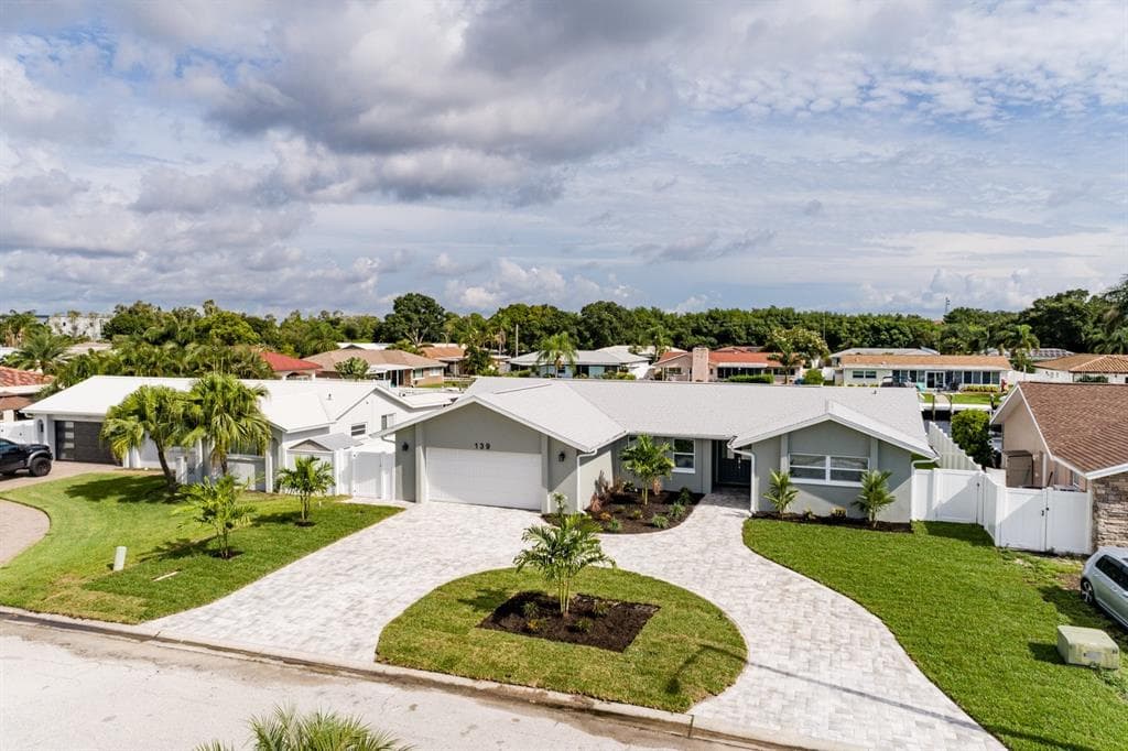 139 97TH AVENUE NE ST PETERSBURG, FL 33702