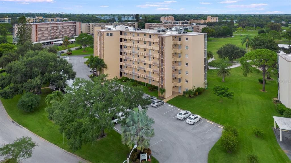 4040 IRONWOOD CIRCLE UNIT 606F BRADENTON, FL 34209