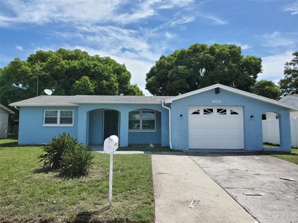10100 BRANDYWINE LANE PORT RICHEY, FL 34668