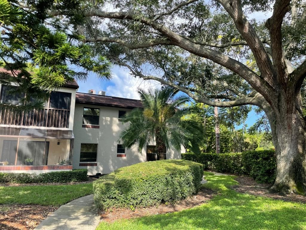 2971 ESTANCIA BOULEVARD UNIT 215 CLEARWATER, FL 33761