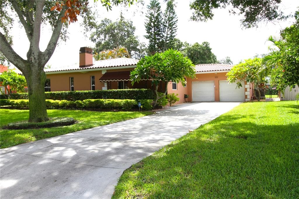 225 CATALAN BOULEVARD NE