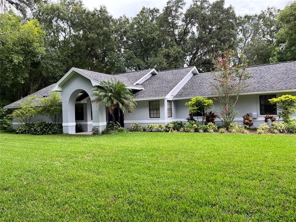 601 CAROLINA AVENUE PLANT CITY, FL 33563