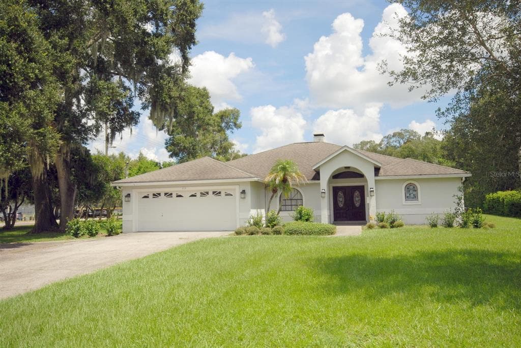 215 N MONTCLAIR AVENUE BRANDON, FL 33510