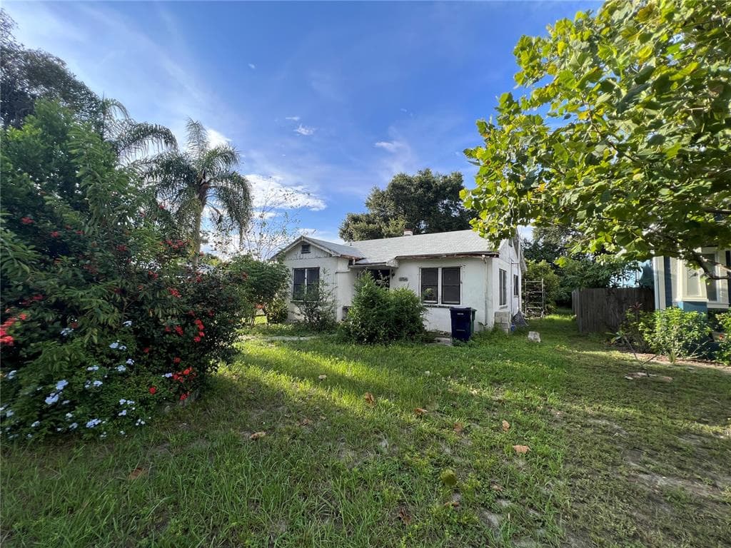 1224 E GIDDENS AVENUE TAMPA, FL 33603