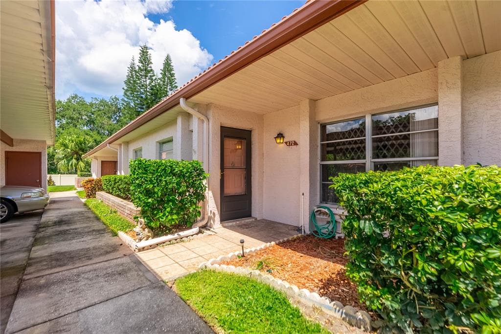 472 EXMOOR TERRACE DUNEDIN, FL 34698