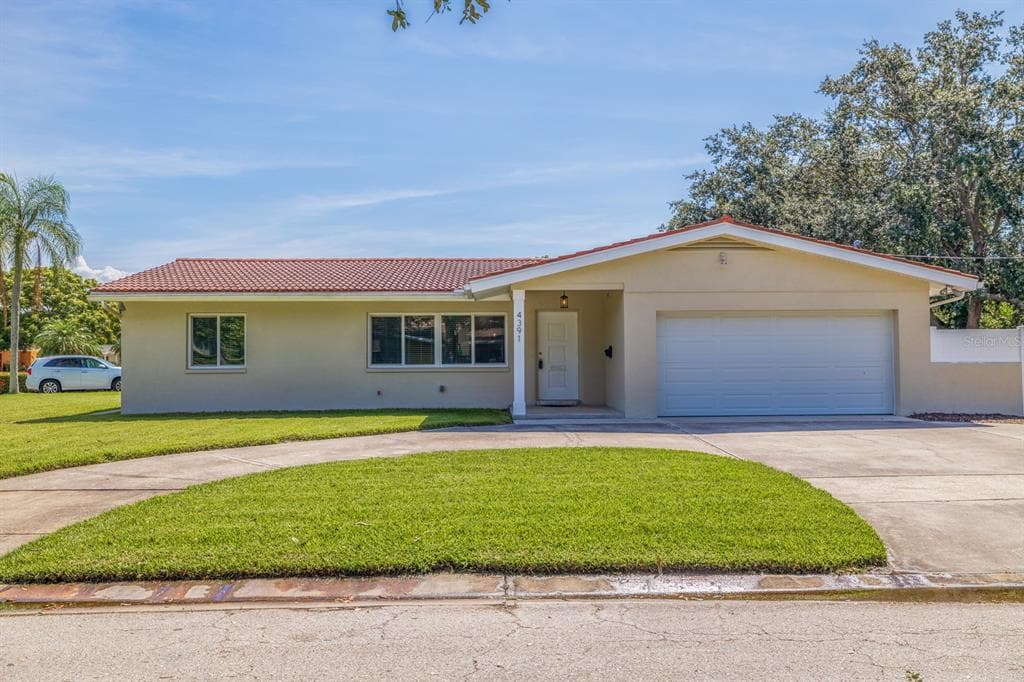 4391 MAPLE STREET NE ST PETERSBURG, FL 33703