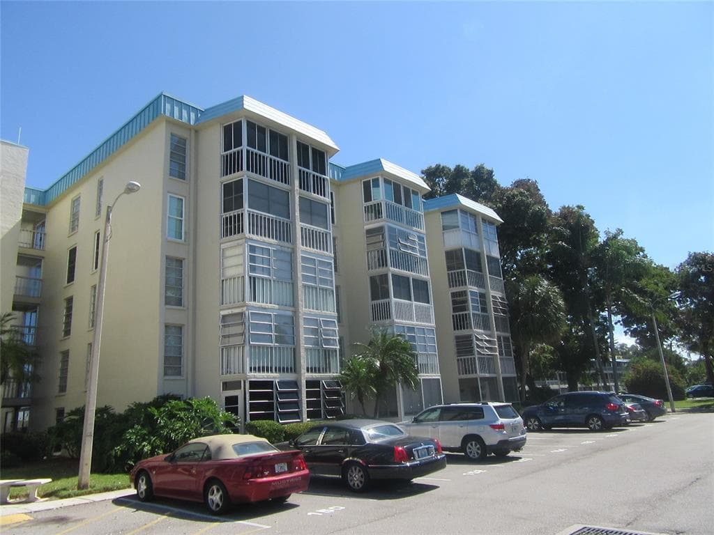 4910 38TH WAY S UNIT 409 ST PETERSBURG, FL 33711