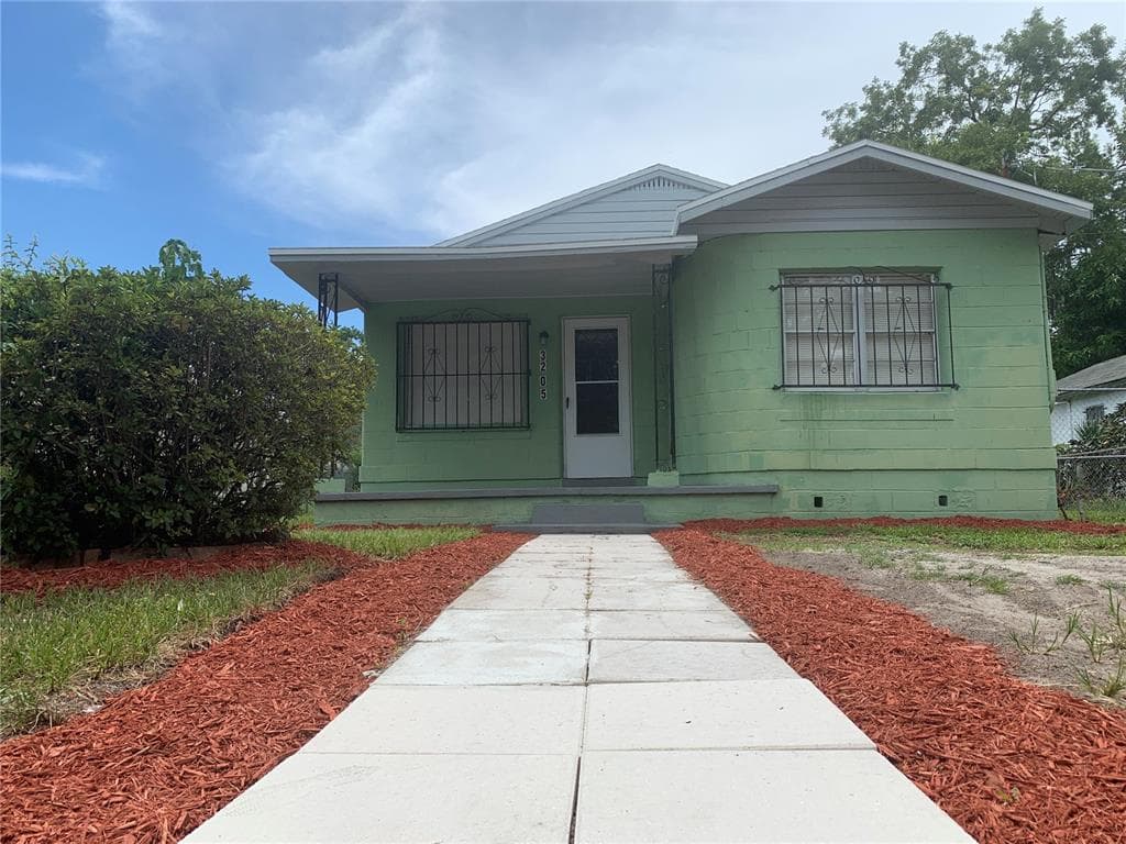 3205 E 38TH AVENUE TAMPA, FL 33610