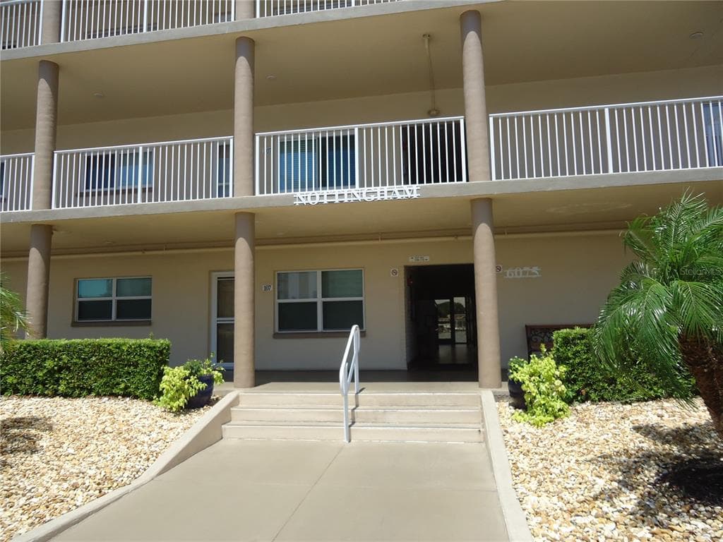 6075 SHORE BOULEVARD S UNIT 304 GULFPORT, FL 33707