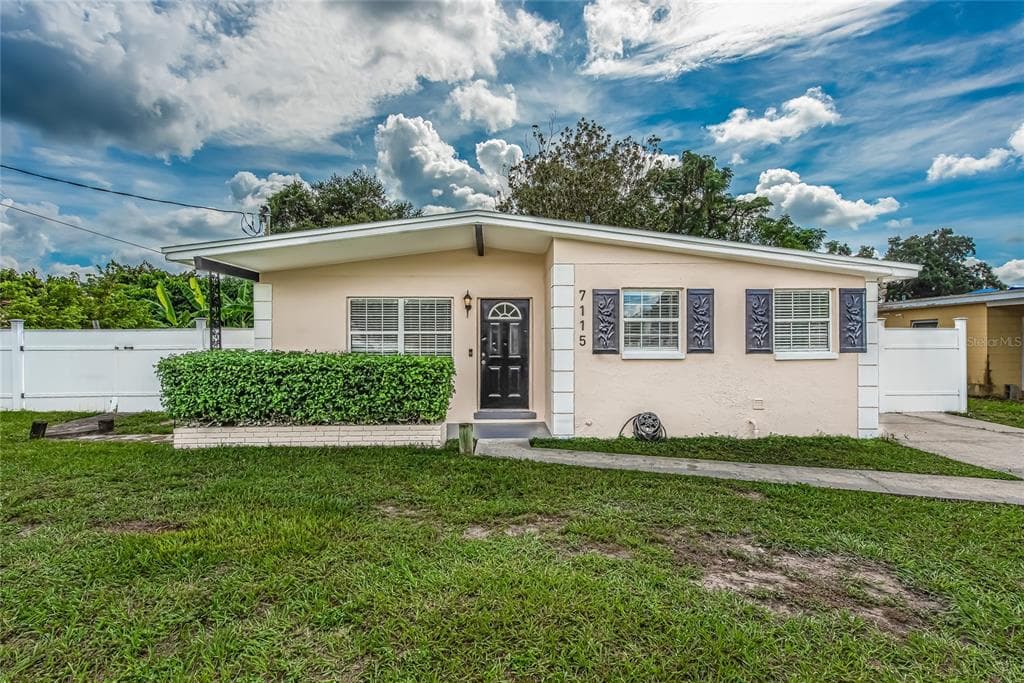 7115 N POLLER AVENUE TAMPA, FL 33614