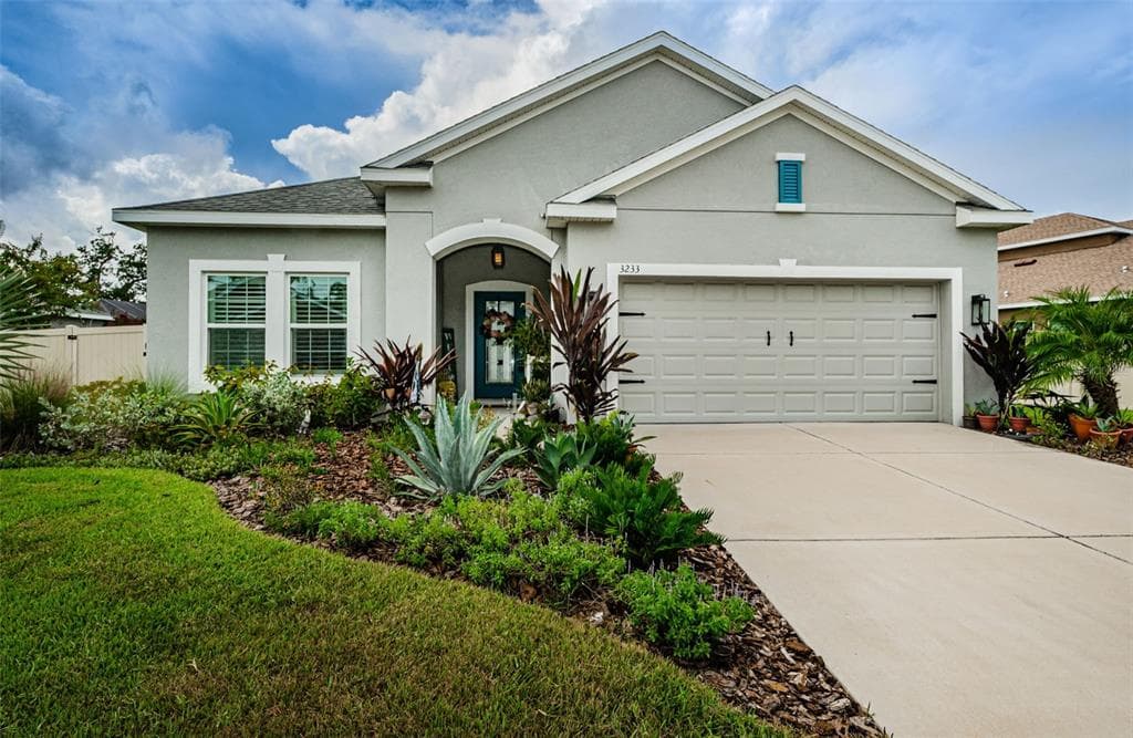3233 MELA COURT HOLIDAY, FL 34691