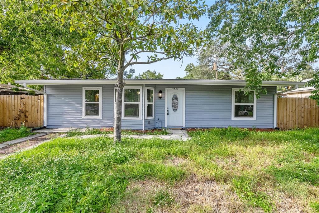 4427 W TRILBY AVENUE TAMPA, FL 33616