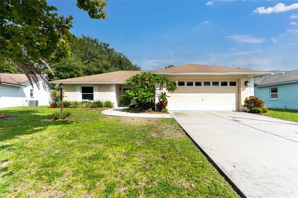 1913 TWISTING LANE WESLEY CHAPEL, FL 33543