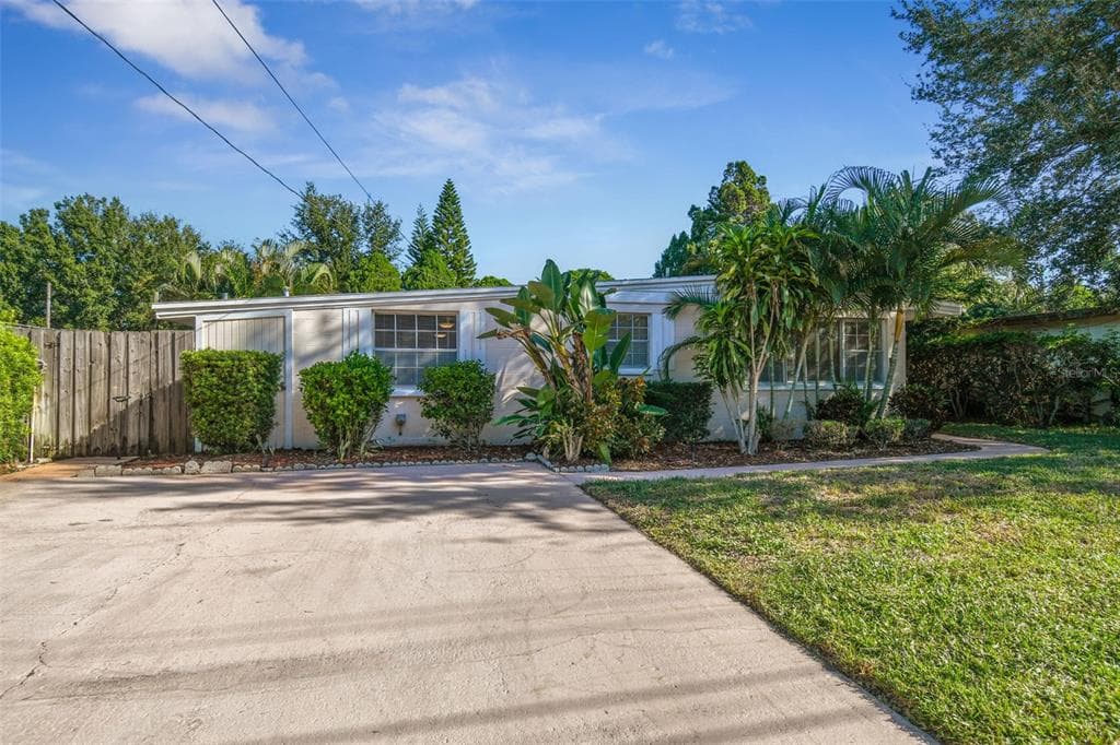 4111 W OLIVE STREET TAMPA, FL 33616