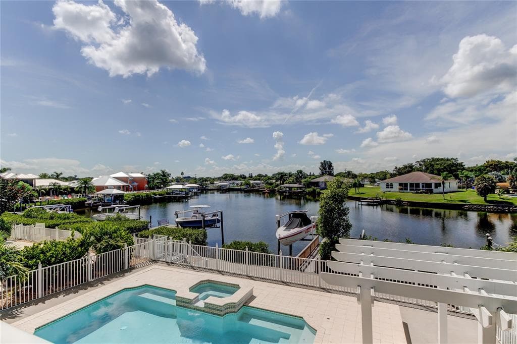 546 BIMINI BAY BOULEVARD APOLLO BEACH, FL 33572