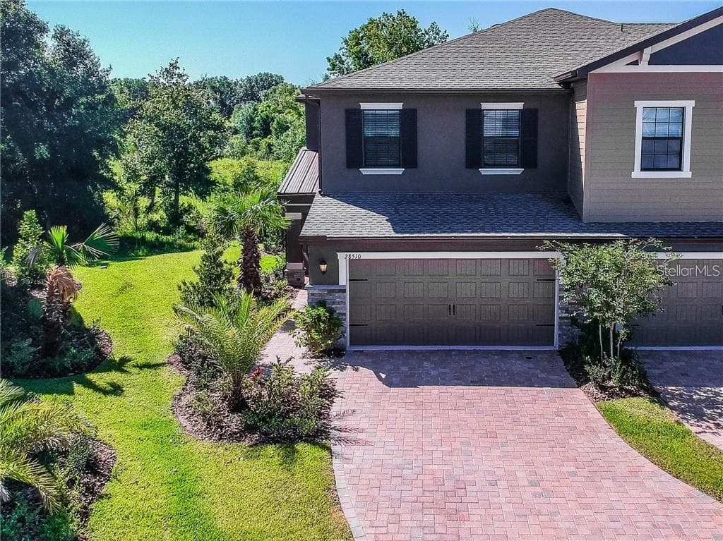 28510 TRANQUIL LAKE CIRCLE WESLEY CHAPEL, FL 33543