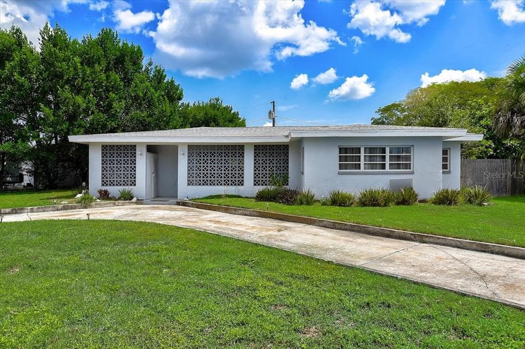 1716 VALENCIA DRIVE W LARGO, FL 33778