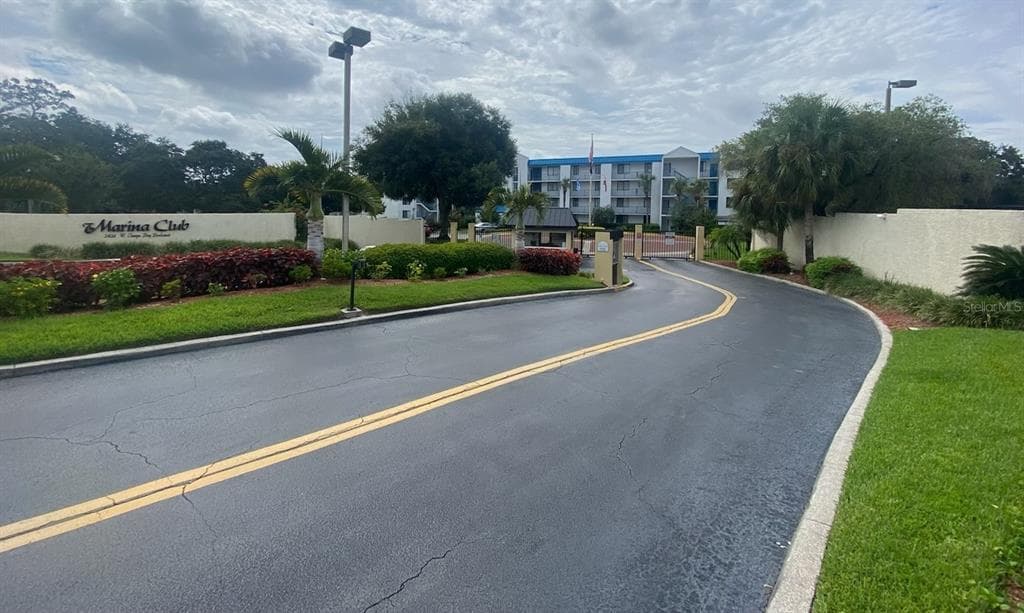 2424 W TAMPA BAY BOULEVARD UNIT 207 TAMPA, FL 33607