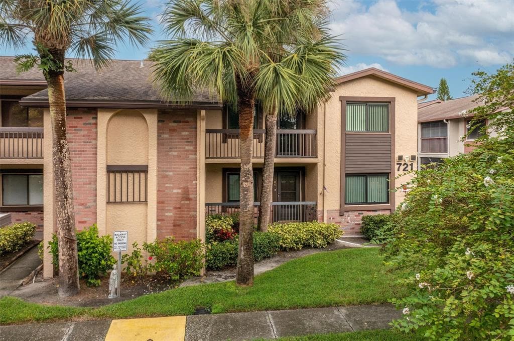 721 83RD AVENUE N UNIT 108 ST PETERSBURG, FL 33702