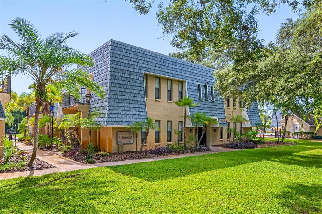 702 LYNDHURST ST UNIT 801 DUNEDIN, FL 34698