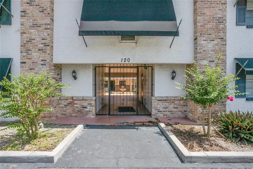 120 S CHURCH AVENUE UNIT 103 TAMPA, FL 33609