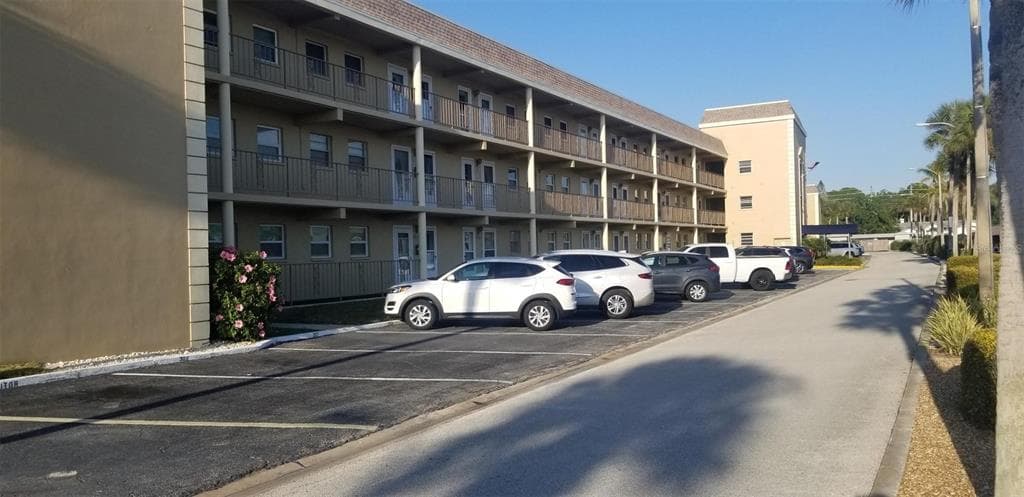 1 BOCA CIEGA POINT BOULEVARD UNIT 102 ST PETERSBURG, FL 33708