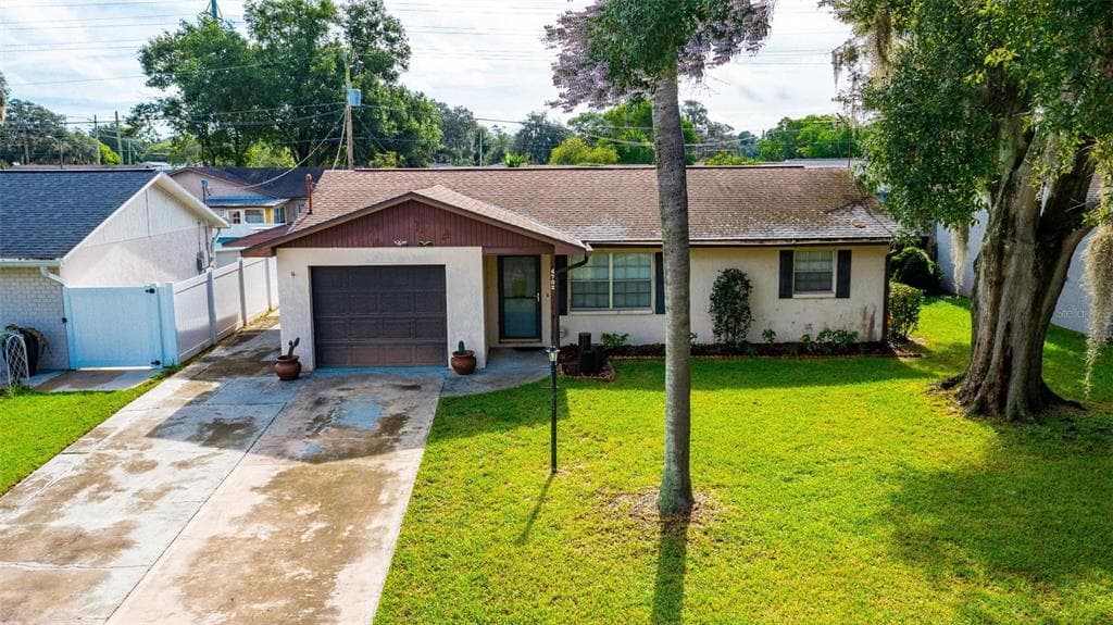 4702 LARCH DR ZEPHYRHILLS, FL 33542