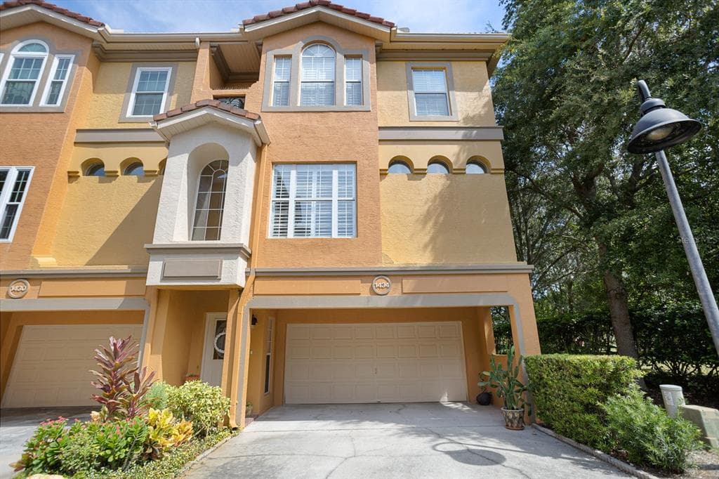 1434 MANATEE CIRCLE TARPON SPRINGS, FL 34689