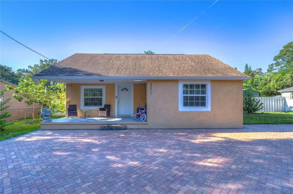 7211 WAYCROSS AVENUE TAMPA, FL 33619
