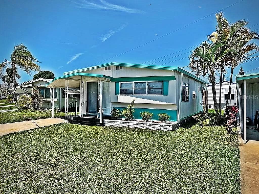 307 52ND AVENUE DRIVE W BRADENTON, FL 34207