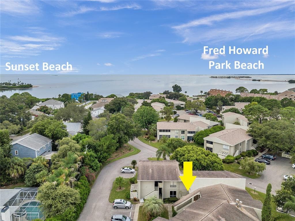 425 WINDRUSH BAY DRIVE UNIT . TARPON SPRINGS, FL 34689