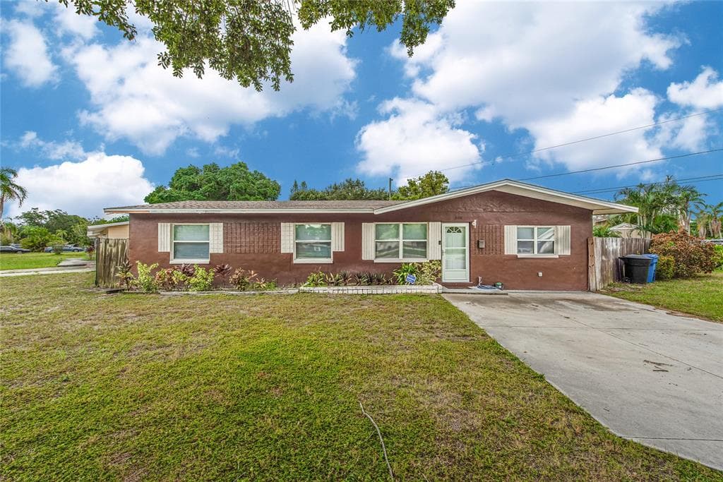 200 LEWIS BOULEVARD SE ST PETERSBURG, FL 33705