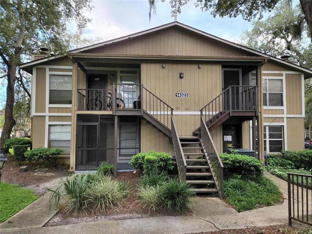 14323 HANGING MOSS CIRCLE UNIT 102 TAMPA, FL 33613