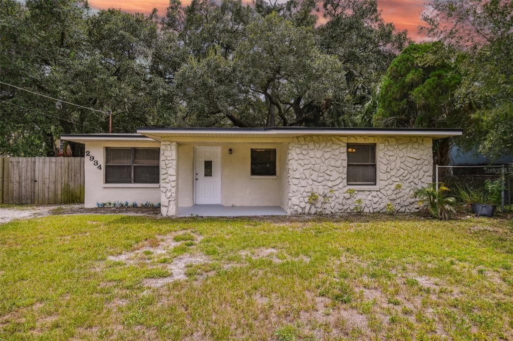 2934 W ELLIS DRIVE TAMPA, FL 33611
