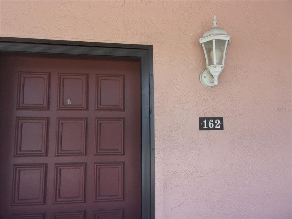 162 LAKESIDE DRIVE OLDSMAR, FL 34677