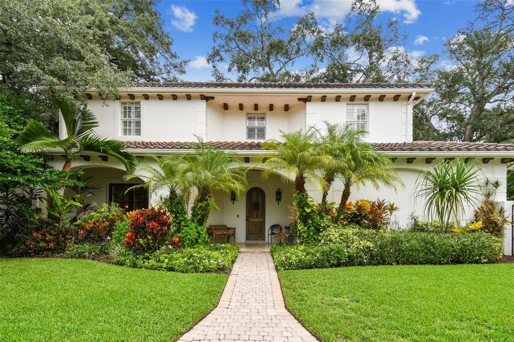 3320 W CARRINGTON STREET TAMPA, FL 33611