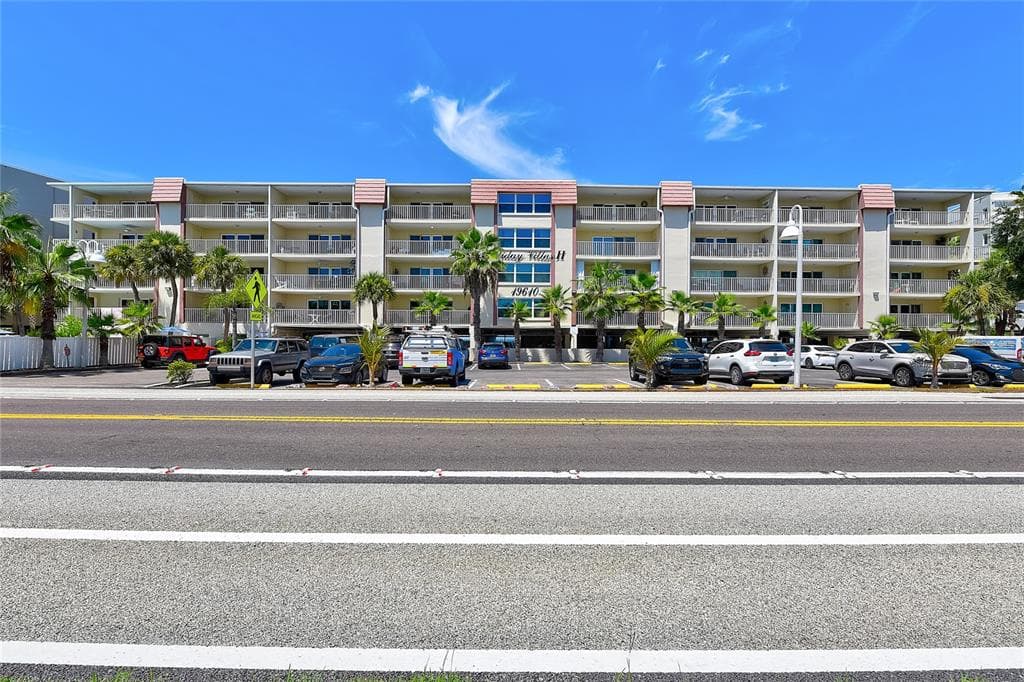 19610 GULF BOULEVARD UNIT 203 INDIAN SHORES, FL 33785