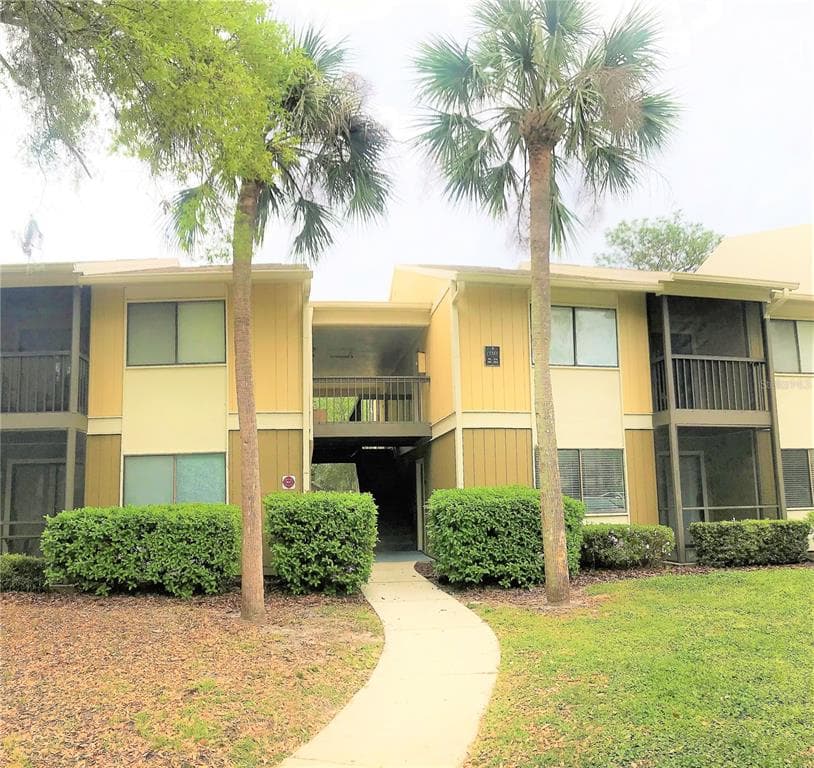 13385 ARBOR POINTE CIRCLE UNIT 203 TAMPA, FL 33617