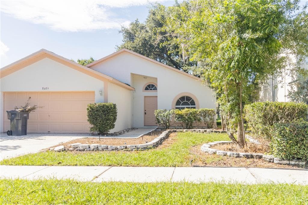 8605 HUNTFIELD STREET TAMPA, FL 33635