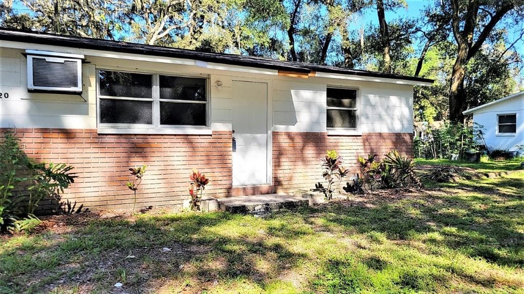 5320 PINE STREET UNIT B SEFFNER, FL 33584