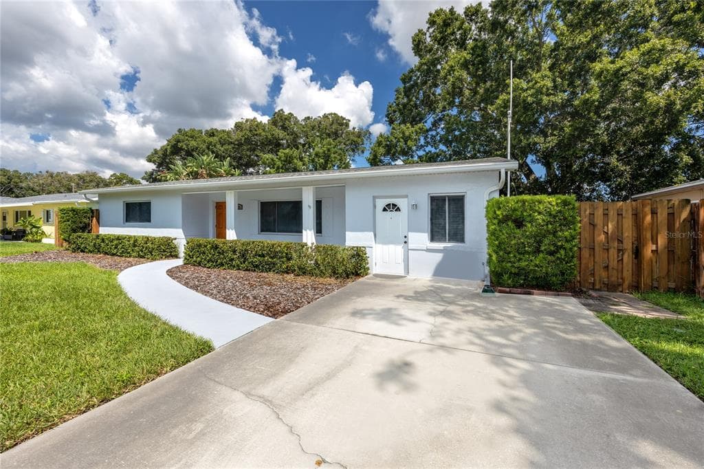 5831 40TH AVENUE N ST PETERSBURG, FL 33709
