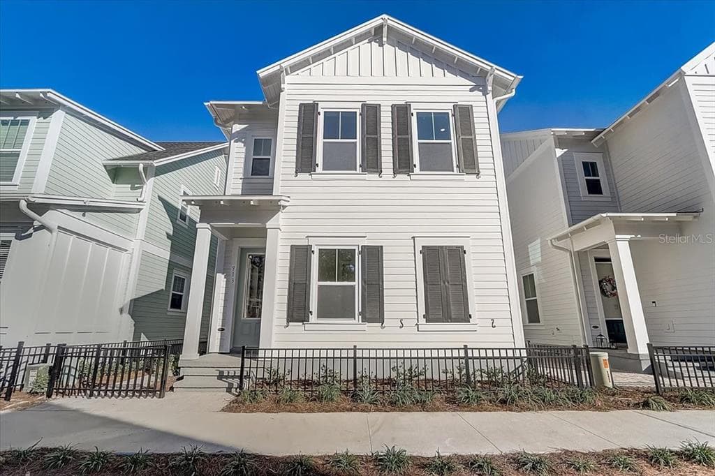 913 MCKINNON SQUARE WINTER GARDEN, FL 34787