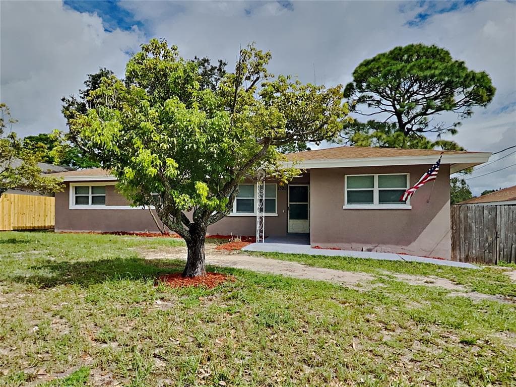 1305 E OAKWOOD STREET TARPON SPRINGS, FL 34689