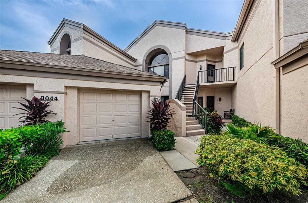 3044 RED OAK COURT UNIT 101 PALM HARBOR, FL 34684