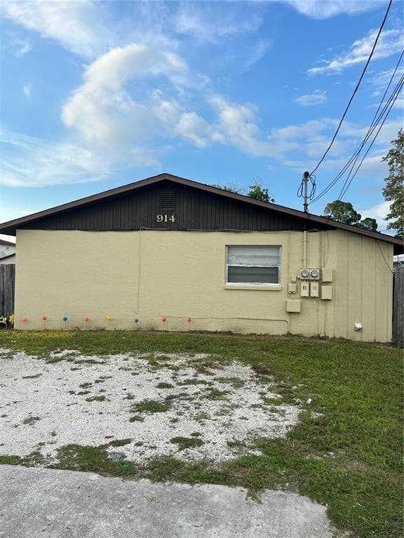 914 E SENECA AVENUE UNIT B TAMPA, FL 33612