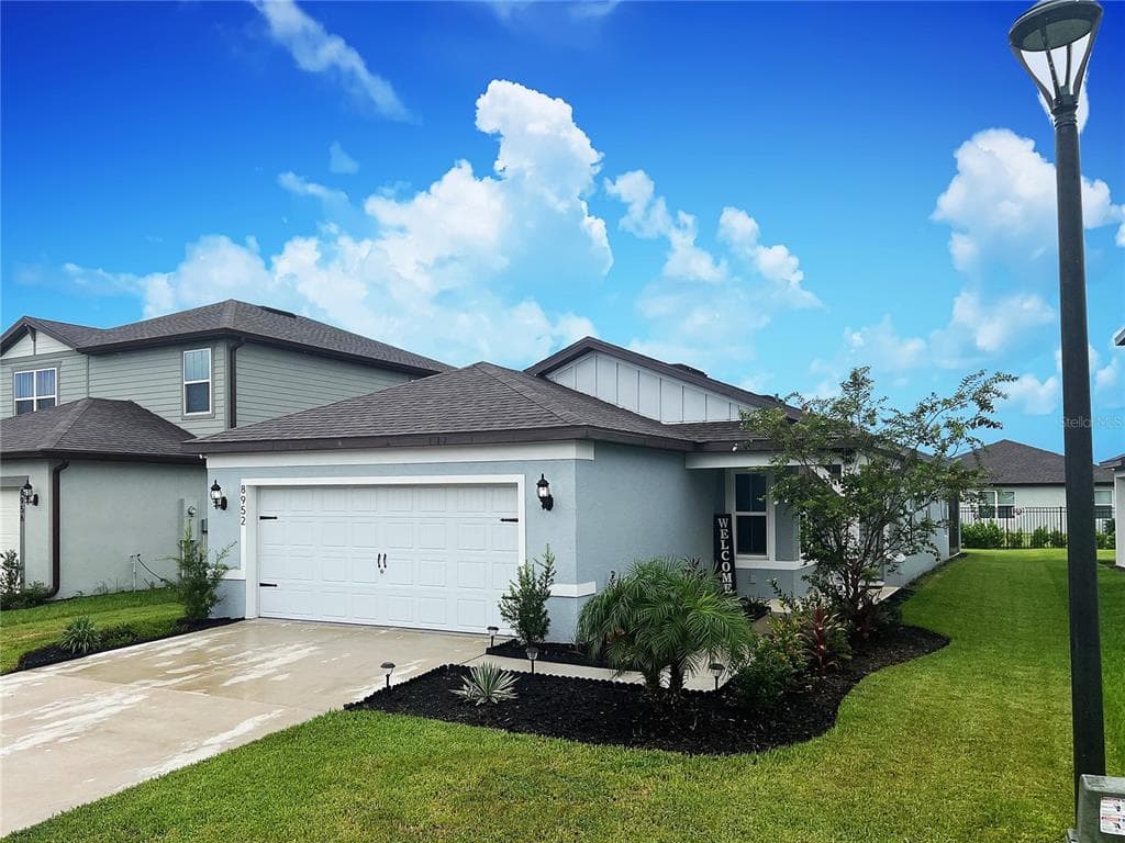 8952 ROYAL RIVER CIRCLE PARRISH, FL 34219