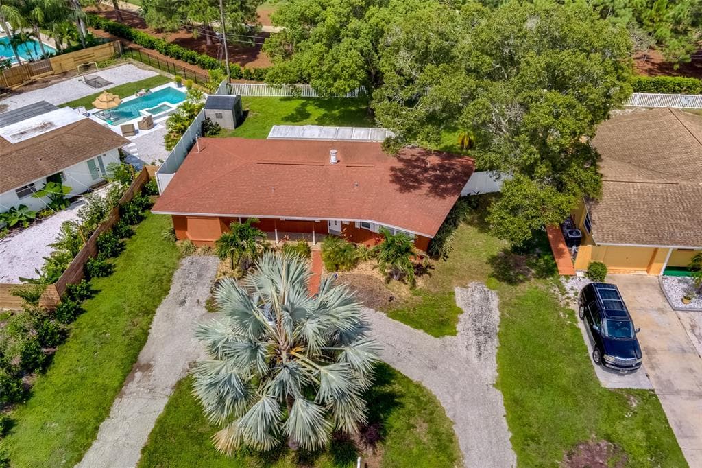 632 MEHLENBACHER ROAD BELLEAIR, FL 33756