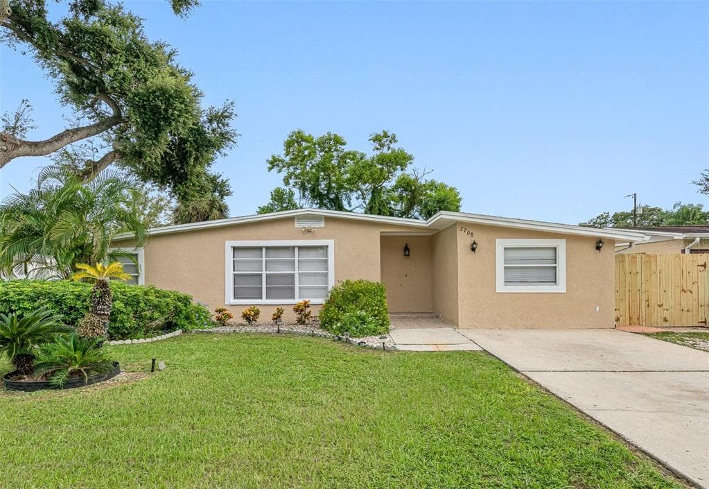7708 TANGLEWOOD LANE TAMPA, FL 33615